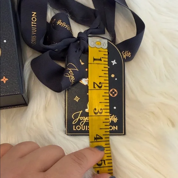 Louis Vuitton Blue and Gold Gift Box with Ribbon - Picture 11 of 13